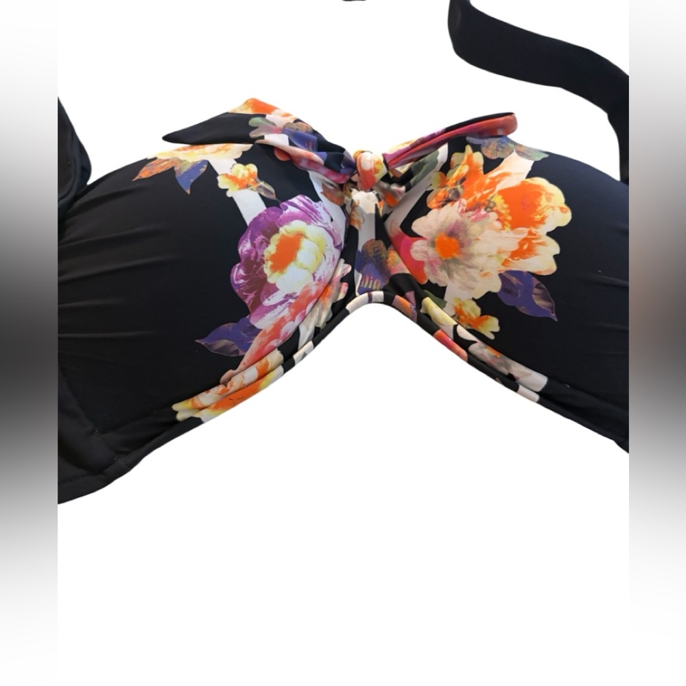 SEA FOLLY Australia. Floral Bikini top push up padded, halter tie.US size 4.EUC